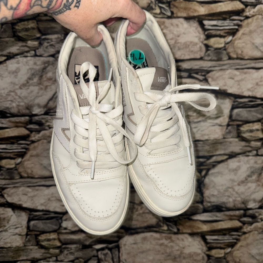 Vans Cream Sneakers Classic Low-Top Design